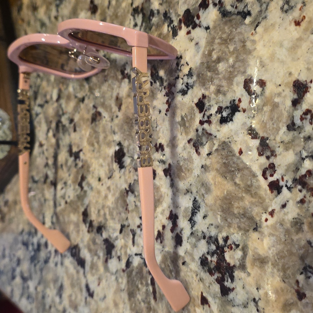 Burberry B4389-F Pink Oversized Sunglasses ( Read Description) - Picture 5 of 10
